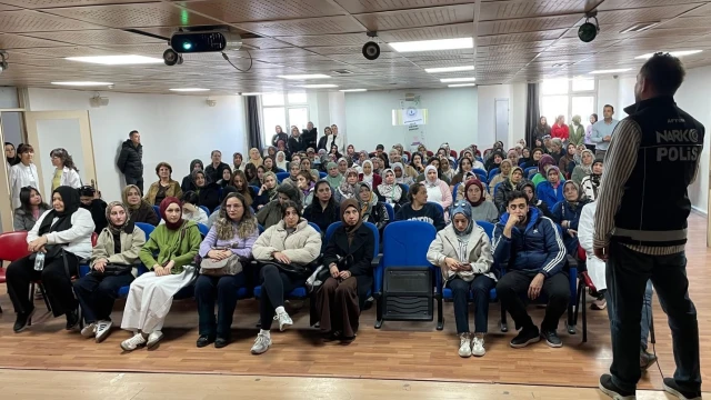 Afyonkarahisar’da NarkoAnne projesi sürüyor
