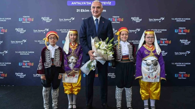Antalya’da Kültür Yolu heyecanı başladı: Bakan Ersoy 440’tan fazla etkinliğin açılışını yaptı