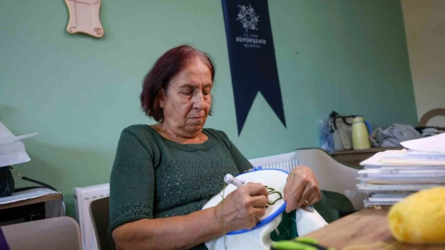 Aydın Büyükşehir Belediyesi Kadın Yaşam Atölyesi’nde eğitimler sürüyor