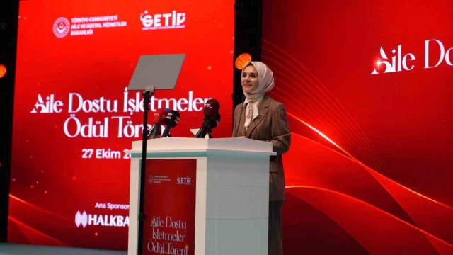 Bakan Göktaş: "Aileyi güçlendirmek için tüm alanlar aile dostu olmalı"