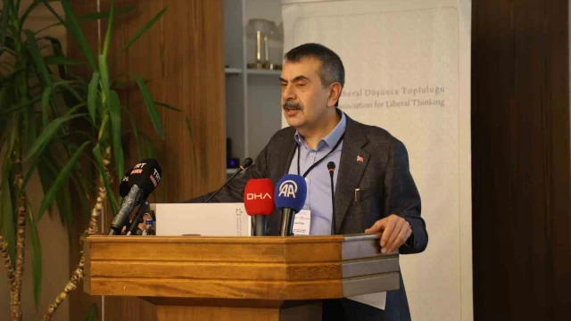 Bakan Tekin: "Farklılıklarımızla birlikte birbirimizi seversek milli birliğimiz güçlenir"