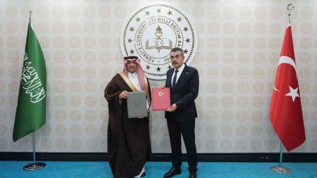 Bakan Tekin, Suudi Arabistan Eğitim Bakanı El-Benyan’la görüştü
