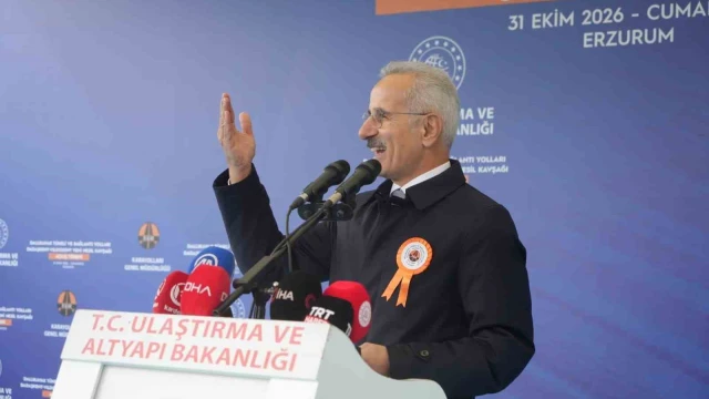 Bakan Uraloğlu müjdeyi verdi: Erzincan-Erzurum-Kars hızlı tren hattı geliyor