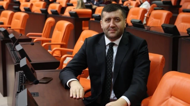 Baki Ersoy eylem yapan işçilere sahip çıktı