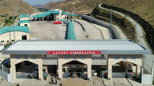 Başkan Takva müjdeyi verdi: Kapıköy karşılıklı tır geçişlerine açıldı