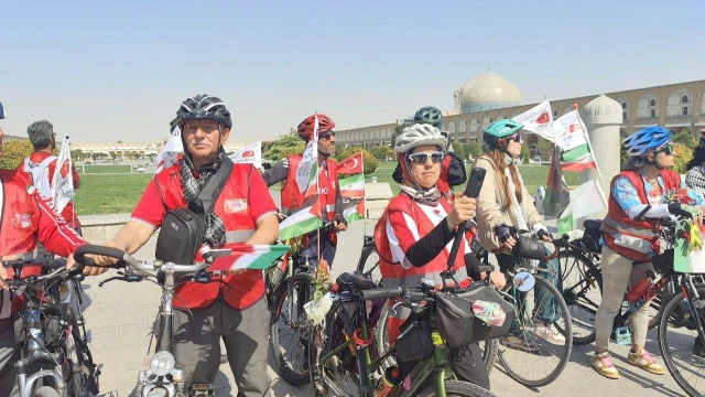 Bergama’dan İran’a çocuklar için pedal çevirdi