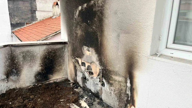 Bilecik’te balkonda düdüklü tencerede unutulan yemek yangına neden oldu