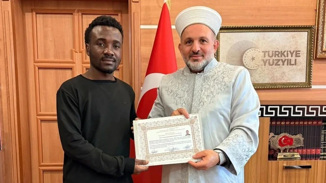 Bolu’da Kongolu üniversite öğrencisi Müslüman oldu