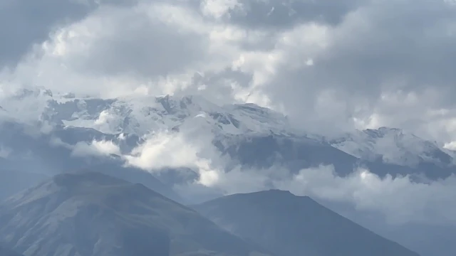 Hakkari’de Kar Yağışı Başladı! Cilo Dağları Beyaza Büründü
