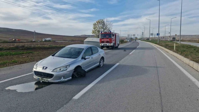 Çorum’da hafif ticari araç ile otomobil çarpıştı: 1 yaralı