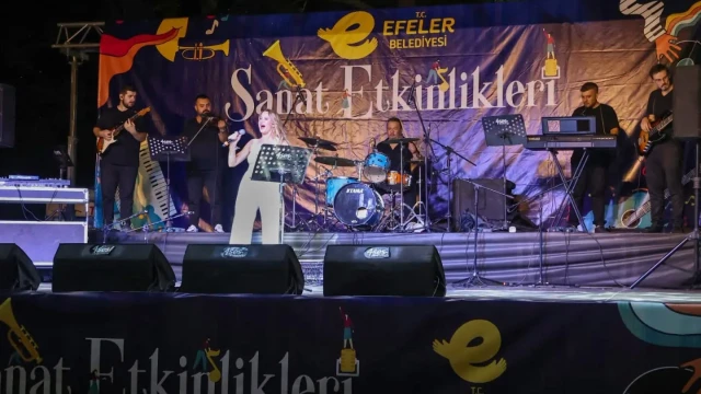 Cumhuriyet Bayramı Efeler’de dolu dolu kutlanacak