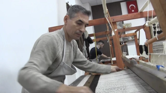 Dededen toruna, kuşaktan kuşağa Siirt battaniyesi geleneği yaşatılıyor