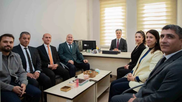 EBYÜ Rektörü Kuyrukluyıldız’dan doçent unvanı alan akademisyenlere ziyaret