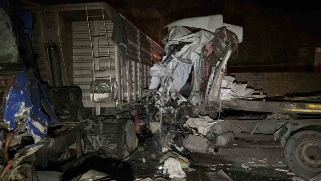 Elazığ’da 3 tır çarpıştı: 1 ölü