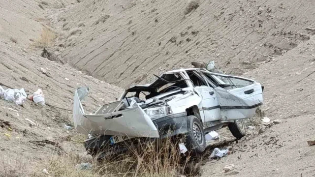 Elazığ’da otomobil uçurumdan yuvarlandı: 1 ölü, 1 yaralı