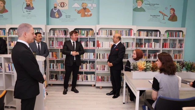 Erzincan’da İpekyolu Ticaret Lisesi’ne yeni kütüphane açıldı