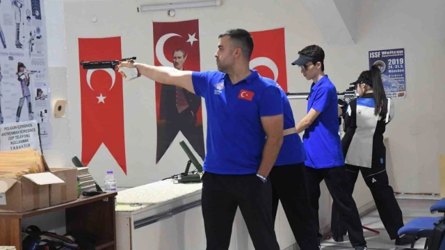 Eskişehir’de 29 Ekim Cumhuriyet Bayramı havalı silahlar atıcılık kupası gerçekleştirildi