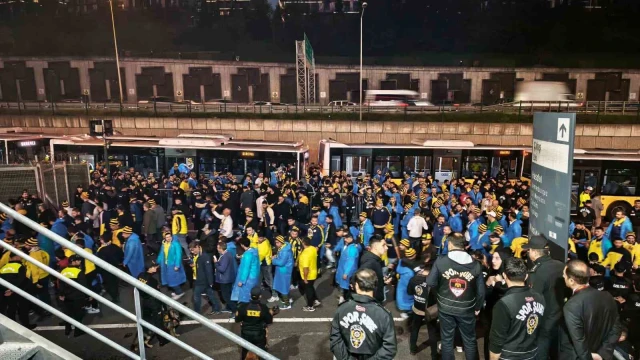 Fenerbahçe taraftarları, RAMS Park’a geldi