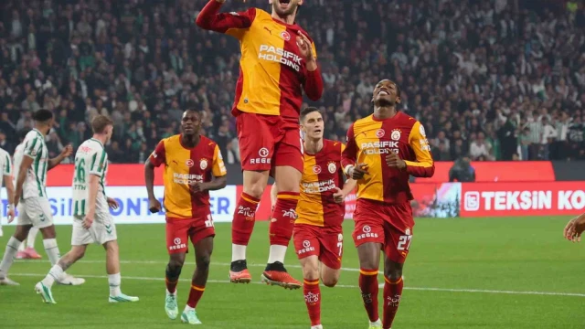 Galatasaray ligde üst üste 4. galibiyetini aldı, puanını 25’e çıkardı