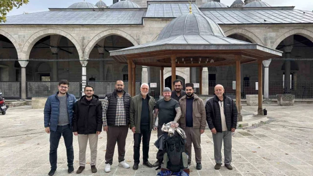 Hac İçin Berlin’den Yürüyerek Yola Çıktı, Türkiye’ye Ulaştı