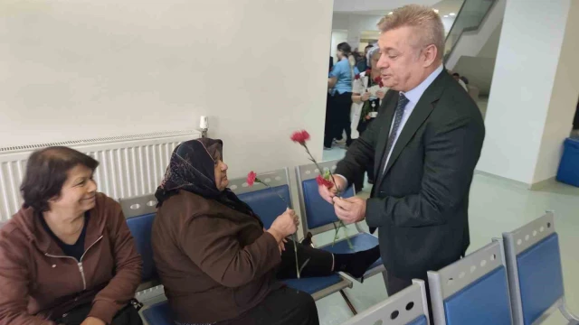 Hastalara karanfilli bilgilendirme