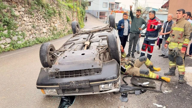 İskenderun’da ters dönen otomobilin sürücüsü yaralandı