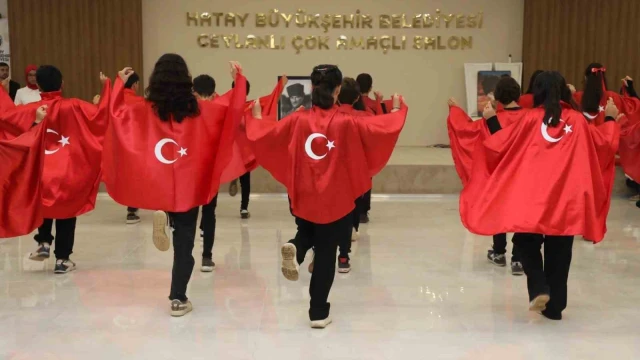 Kırıkhan’da çok amaçlı salonda Cumhuriyet Bayramı kutlandı