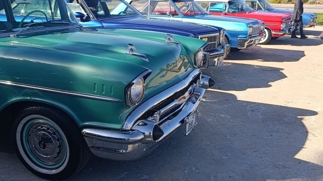 Klasik otomobiller Beyşehir Gölü’nü turladı