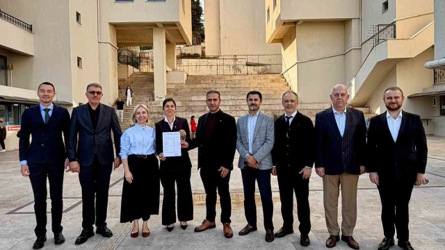 Marmaris Ticaret Odası’nda yeni yönetim mazbatalarını aldı