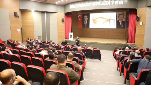 Melikgazi Belediyesi personeline ‘Afet Farkındalık Eğitimi’