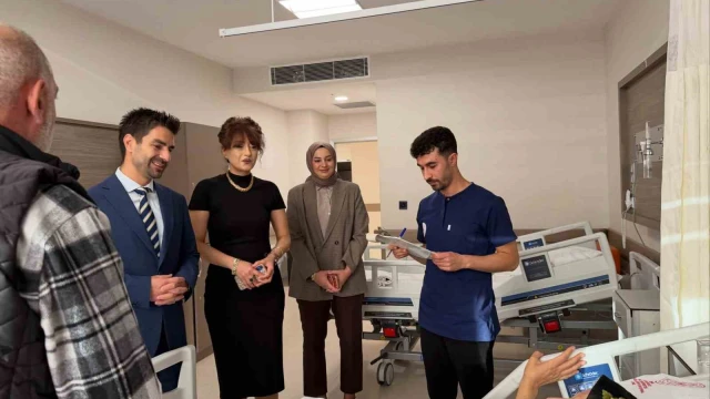 Mengücek Gazi EAH yönetiminden Hasta Hakları Günü’nde hasta ziyareti