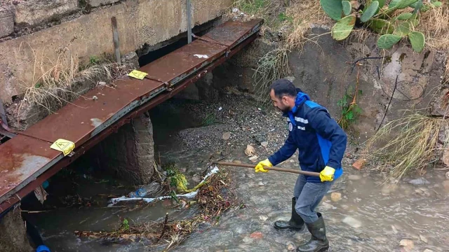 Muğla Büyükşehir ekiplerinden taşkın riski bulunan alanlara müdahale