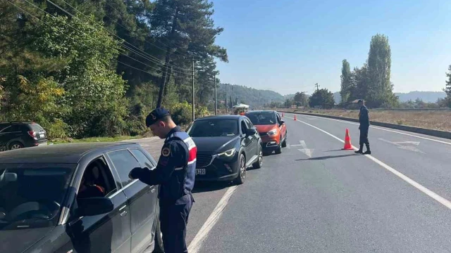 Muğla’da Jandarma trafik timlerince bir haftada 27 bin 741 araç denetlendi
