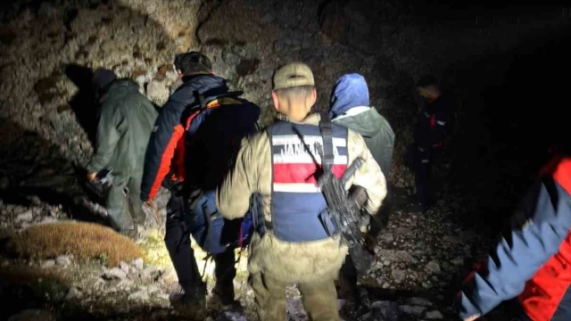 Sisli havada keçilerini ararken kaybolan 2 kişi kurtarıldı