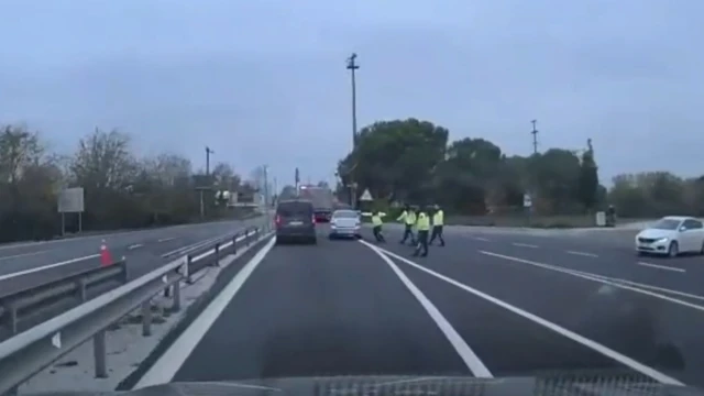 Trafiği birbirine katan uyuşturucu kuryesi film gibi kovalamaca ile yakalandı