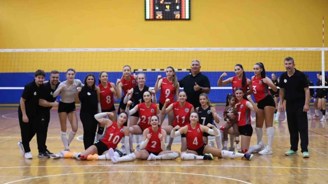 Turgutlu’nun Sultanları deplasmanda kazandı, basketbol takımı Fenerbahçe’ye takıldı