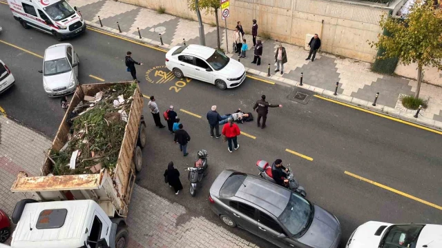 Tuzla’da belediye kamyonu motosikletle çarpıştı: 1 yaralı