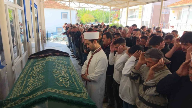 Uzaklaştırma kararı aldırdığı eski erkek arkadaşı tarafından öldürülen genç kız toprağa verildi