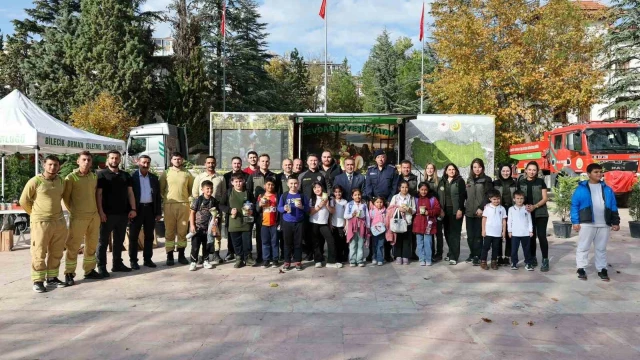 Yeşil Vatan Tırı’nda öğrencilere doğa sevgisi aşılandı