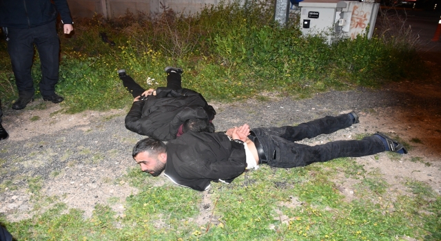 Adana’da ”dur” ihtarına uymayan alkollü sürücü kaza yapınca yakalandı
