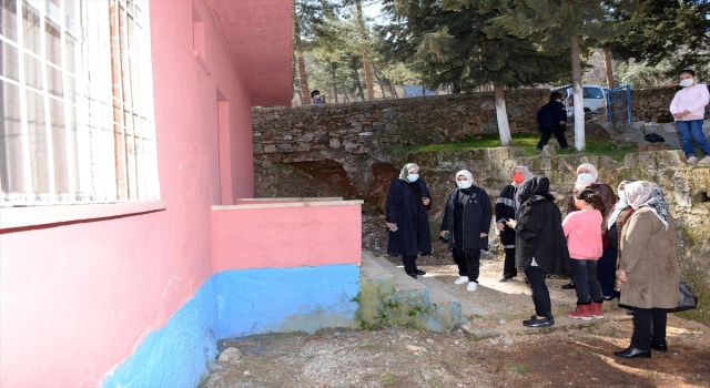 Kahramanmaraş’ın kırsal mahallelerindeki okullar gönüllü kadınların elleriyle güzelleşiyor