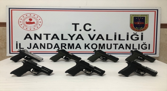 Antalya’da yasa dışı silah ticareti operasyonunda 2 şüpheli yakalandı