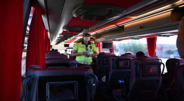 Adana’da bayram öncesi şehirlerarası seyahat eden otobüsler denetlendi