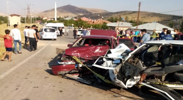 Kahramanmaraş’ta iki otomobil çarpıştı: 1 ölü, 6 yaralı