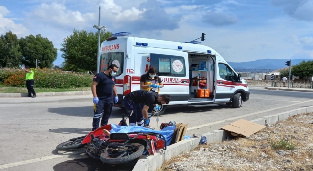 Antalya’da otomobil ile motosikletin çarpıştığı kazada bir kişi yaşamını yitirdi