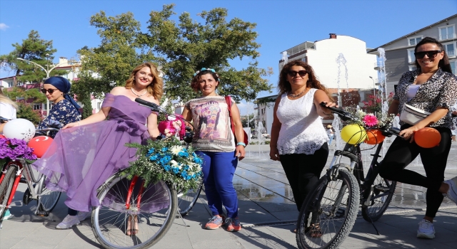 Burdur’da ”Süslü Kadınlar Bisiklet Turu”nda renkli görüntüler oluştu
