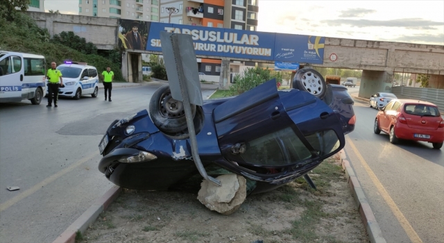 Mersin’de otomobil ile pikabın çarpıştığı kazada 3 kişi yaralandı