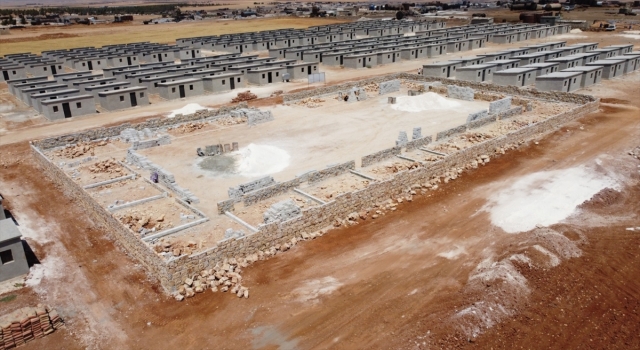İHH, İdlib’de 16 bin 239 briket ev inşa etti