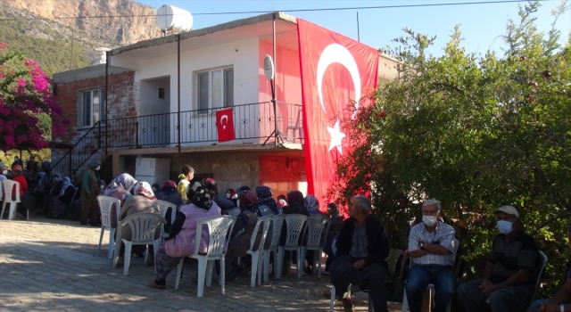 Trafik kazasında yaşamını yitiren polis memurunun cenazesi Mersin’de defnedildi