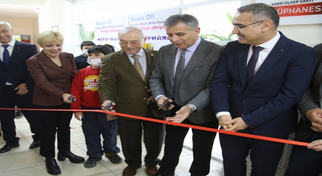 Adana Mimar Kemal Ortaokulu’na kütüphane açıldı